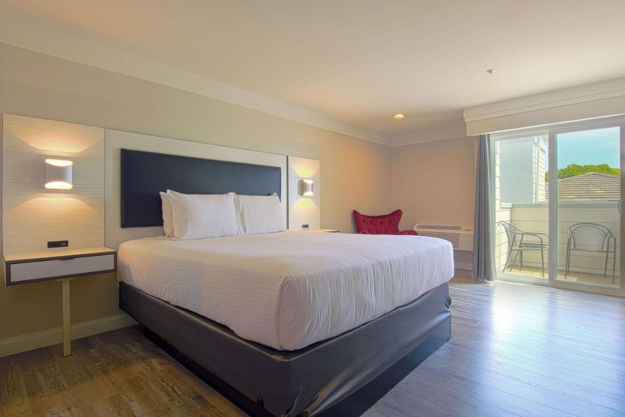 Art Hotel Лагуна Бийч Екстериор снимка