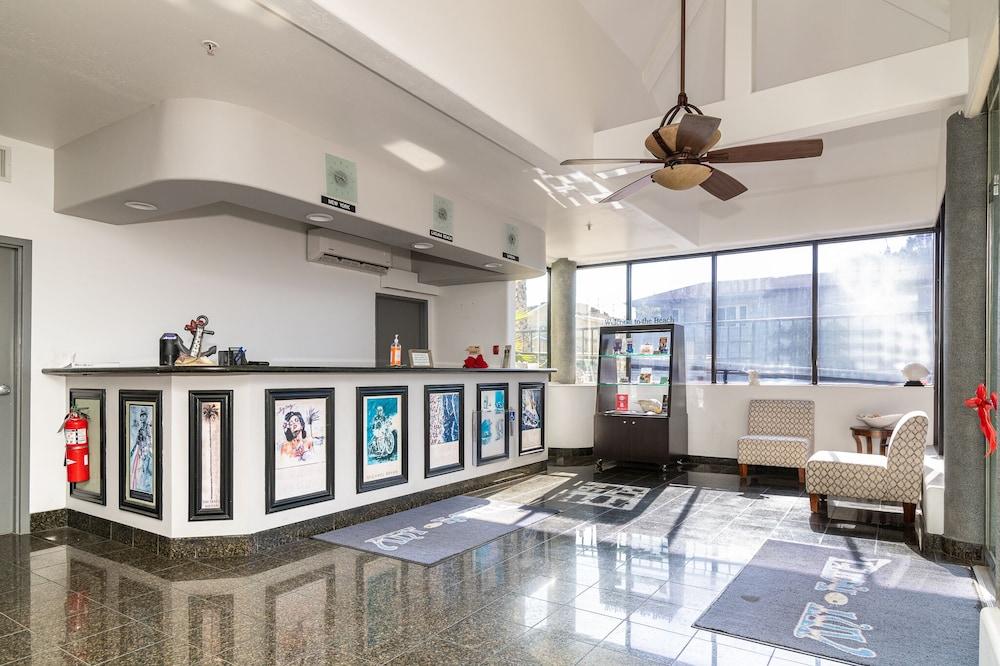 Art Hotel Лагуна Бийч Екстериор снимка