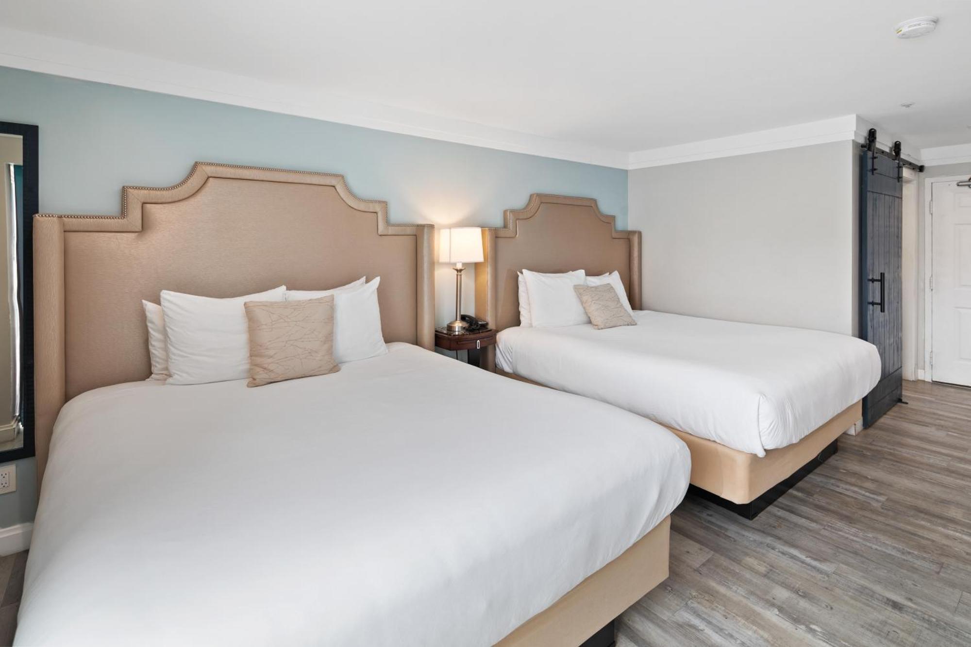 Art Hotel Лагуна Бийч Екстериор снимка
