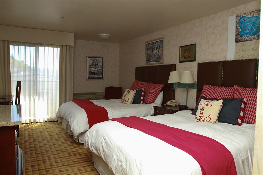 Art Hotel Лагуна Бийч Екстериор снимка