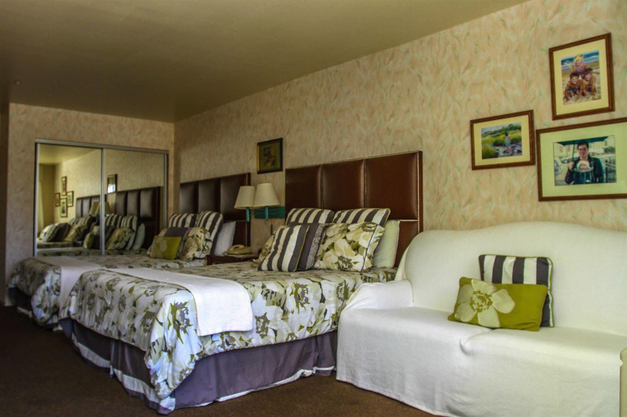Art Hotel Лагуна Бийч Екстериор снимка