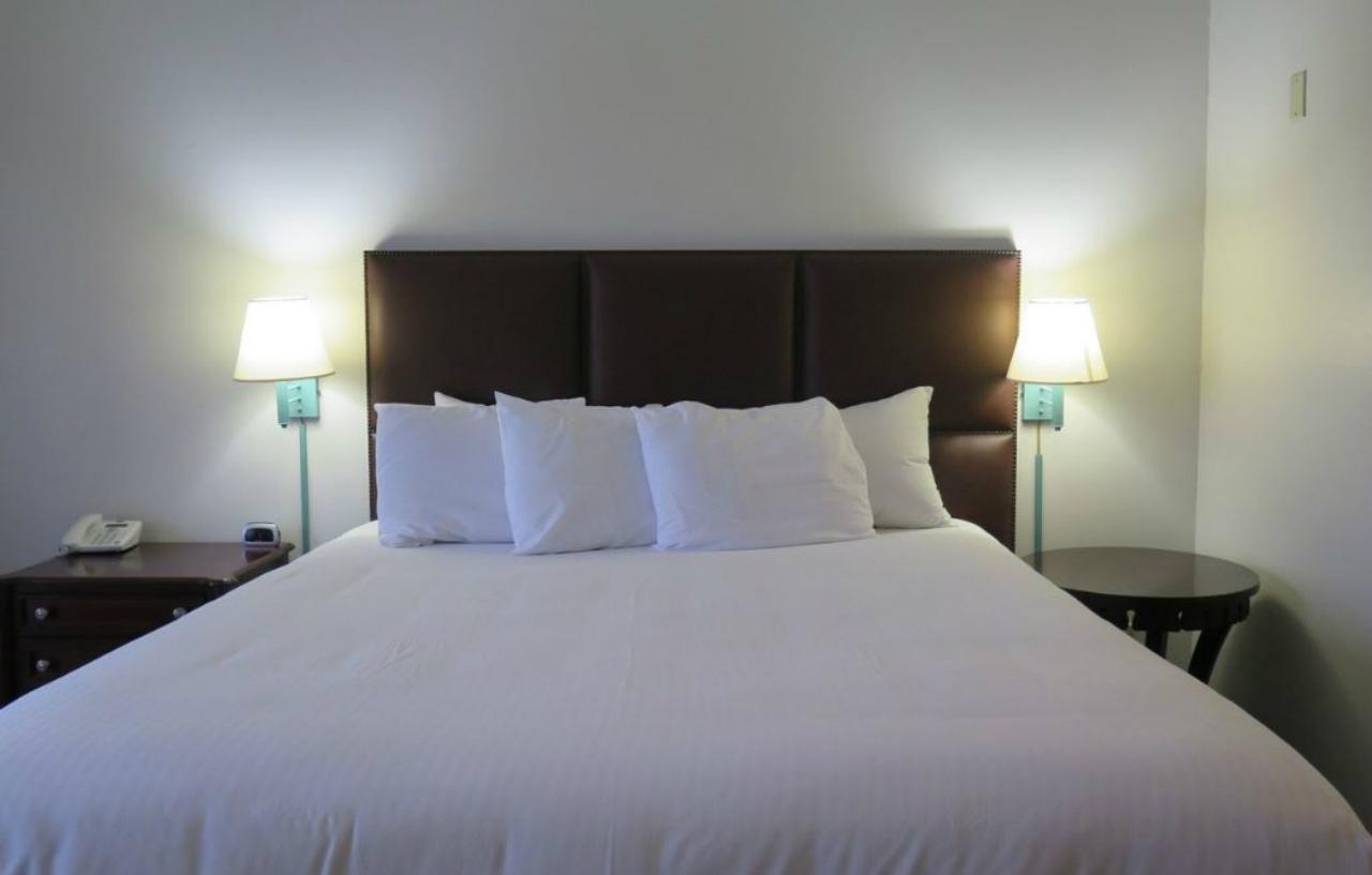 Art Hotel Лагуна Бийч Екстериор снимка